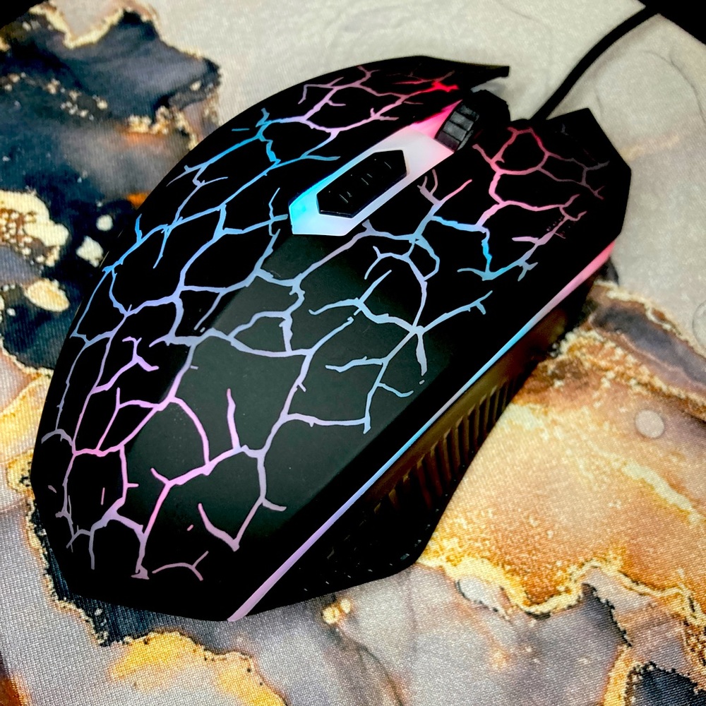 NWOT, LVLUP Corded Pro Gaming Mouse, Multi-Color Changing 📀 🐭